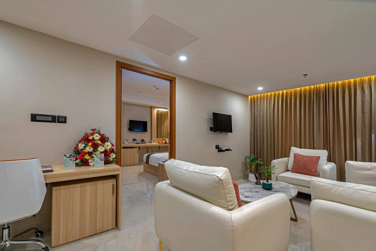 The Port By Jdaniels Hotel Thiruvananthapuram Kültér fotó